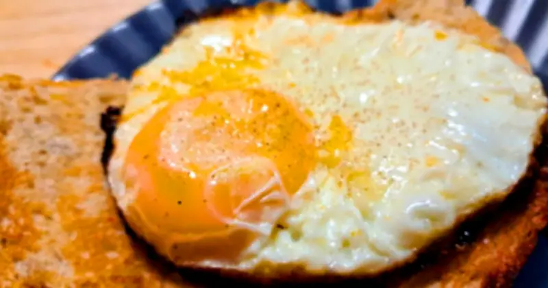 Swap Olive Oil for Avocado Oil for Crispier Fried Eggs