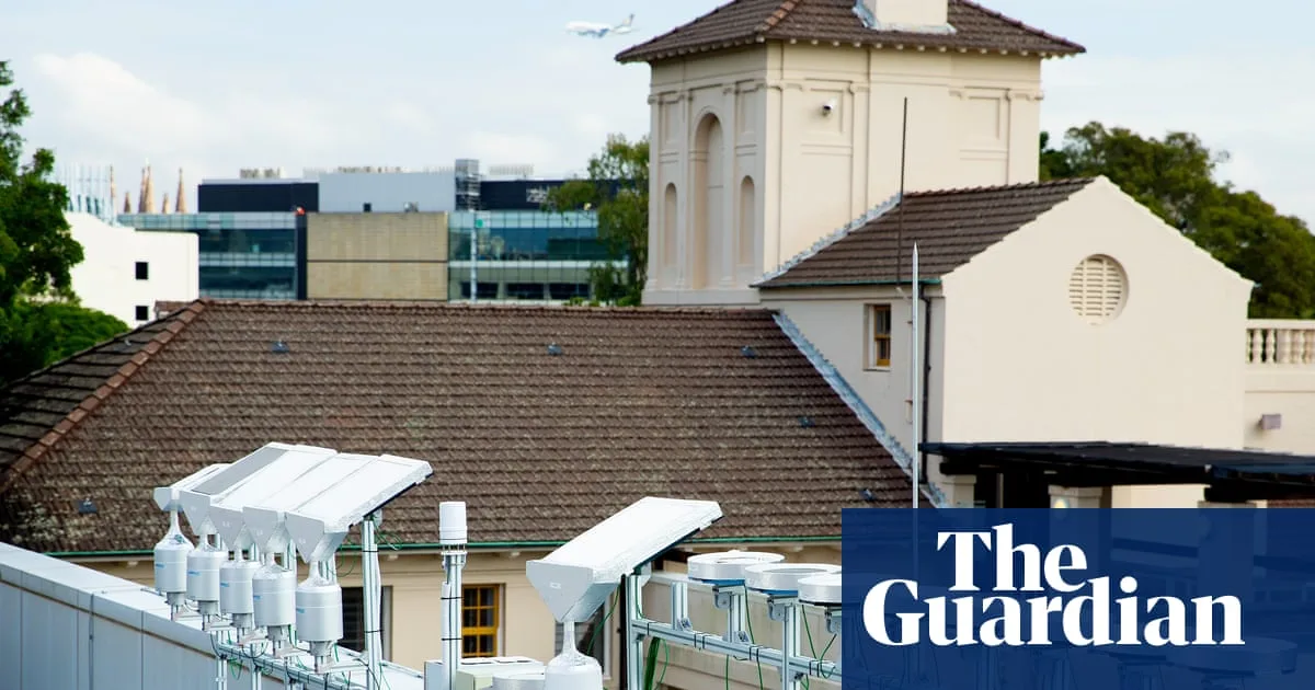 Sydney Paint Harvests Drinking Water From Air