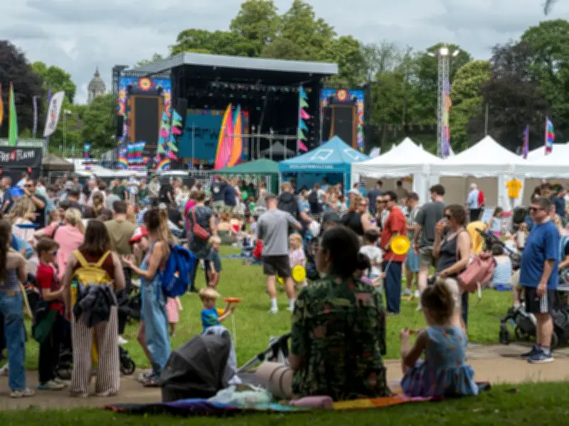 Tafwyl 2026: Thousands Brave Heat, Queues, and Disappointment at Cardiff Castle
