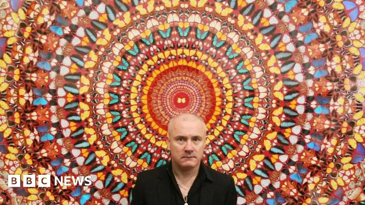 Damien Hirst helps Tate break visitor record