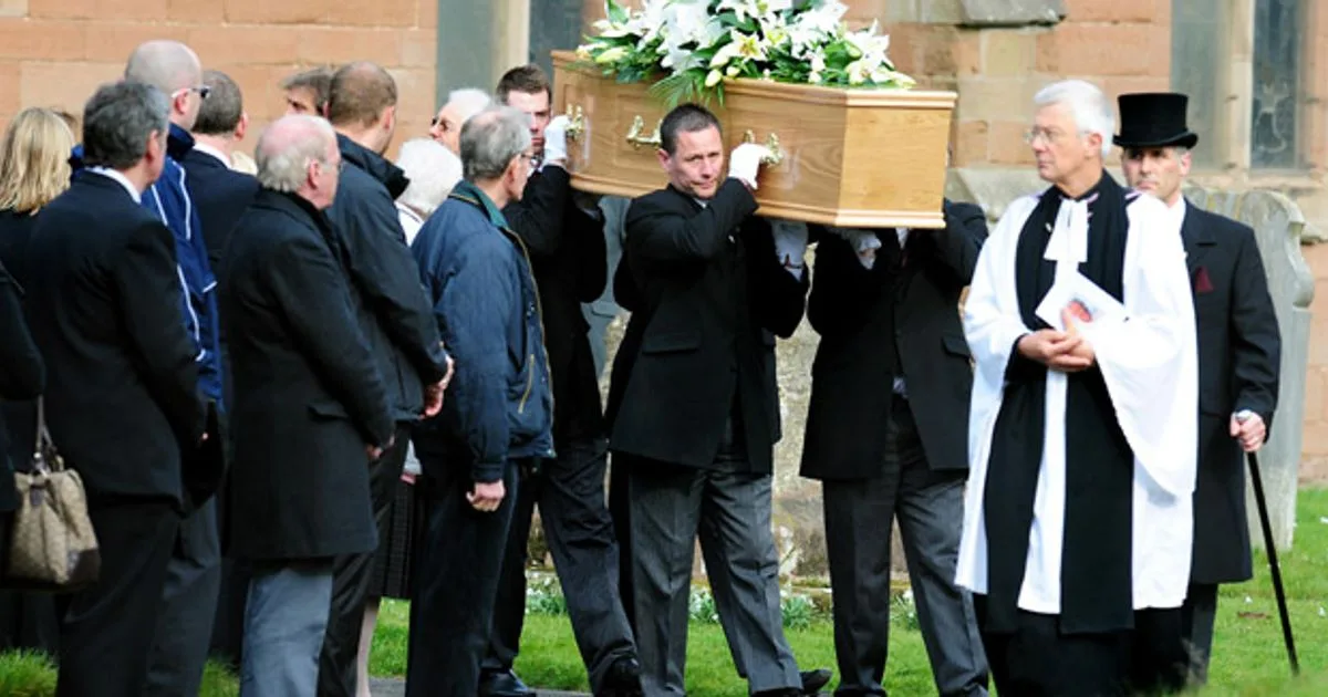 Pupils Pay Tribute to 'One in a Million' Teacher Killed in French Coach Crash