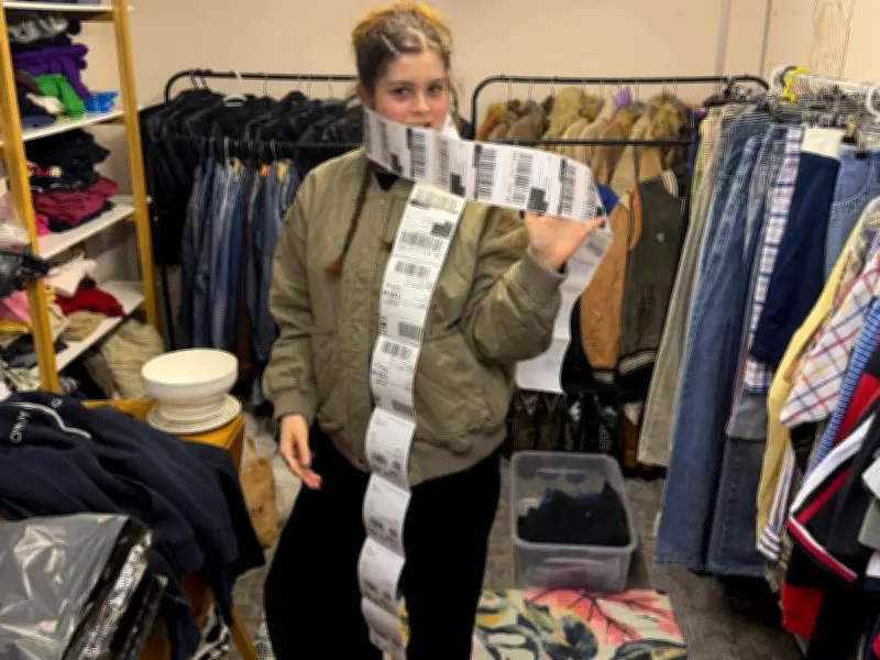 Teen Duo Skipped Uni, Now Earn £2k a Week Flipping Clothes
