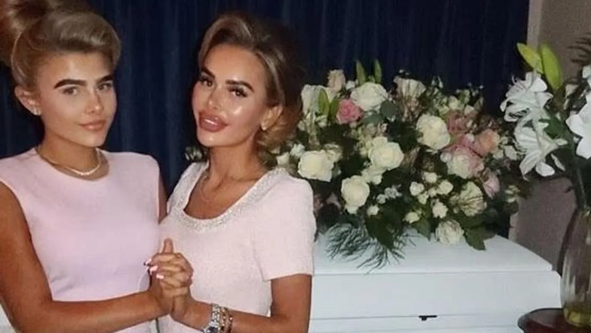 Influencer Defends Sharing Funeral Photos of Bullied Teen Daughter