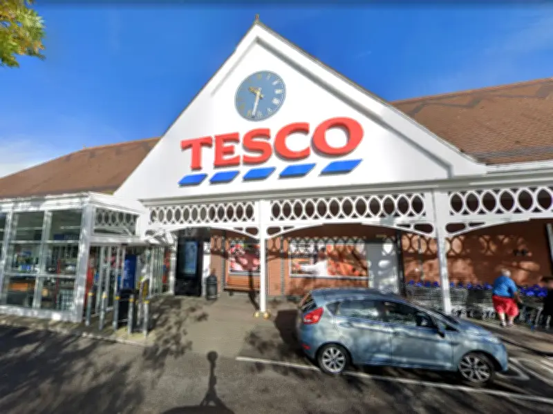 Tesco Shoppers Stunned by Simple Shelf Trick to Reach Back Items