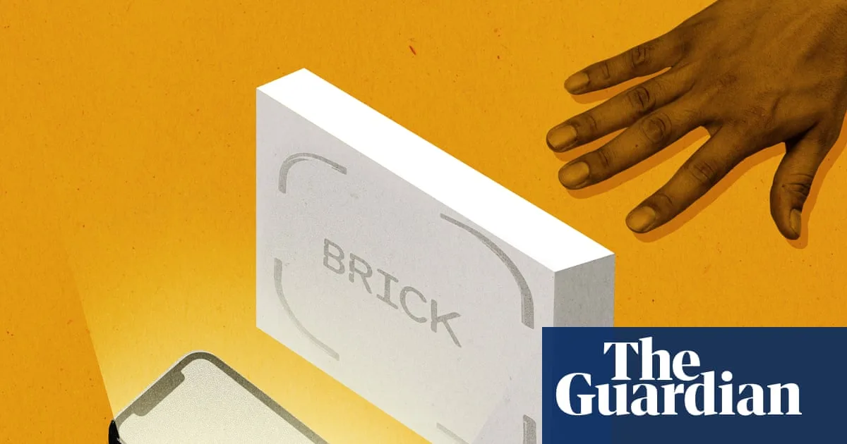 Can a Brick Cure Phone Addiction? One Writer Tests the Device