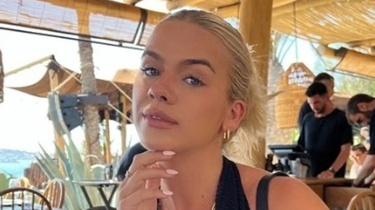 Influencer's Chanel Bag Stolen from Between Her Feet in Notting Hill