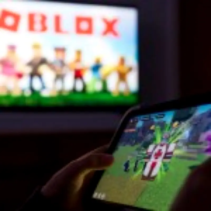 Thousands of Kids Force Putin to Back Down Over Roblox Ban