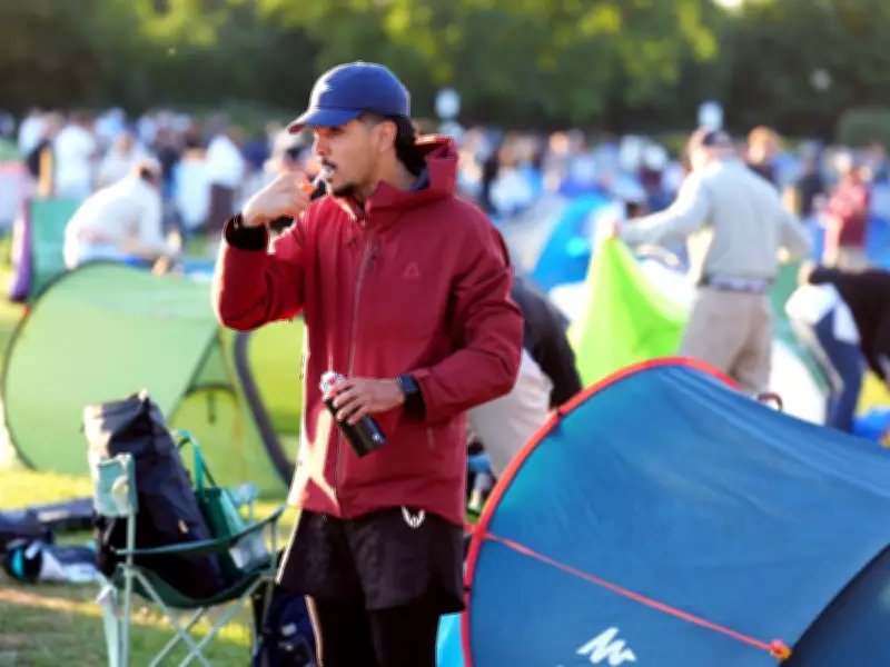 Thousands Queue for Wimbledon Opening Day Amid Protests and Player News