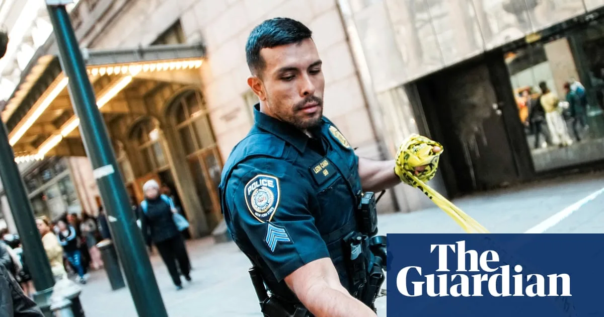 Suspect in New York Subway Machete Attack Shot Dead by Police