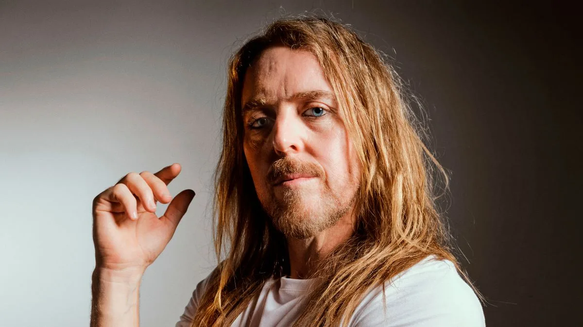 Tim Minchin on 'gutting' loss of mother to cancer: 'She'll never see my kids grow up'