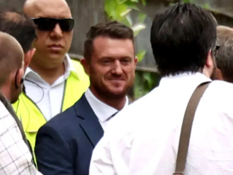 Tommy Robinson Humiliated at Oxford Union Debate by Protesters