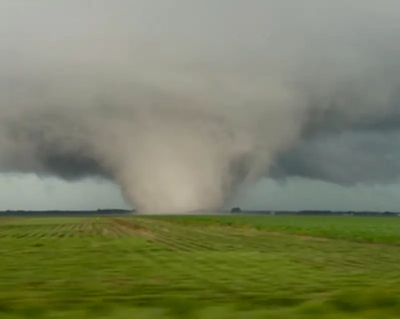 Tornadoes Hit Central US, Extreme Heat Moves North-East
