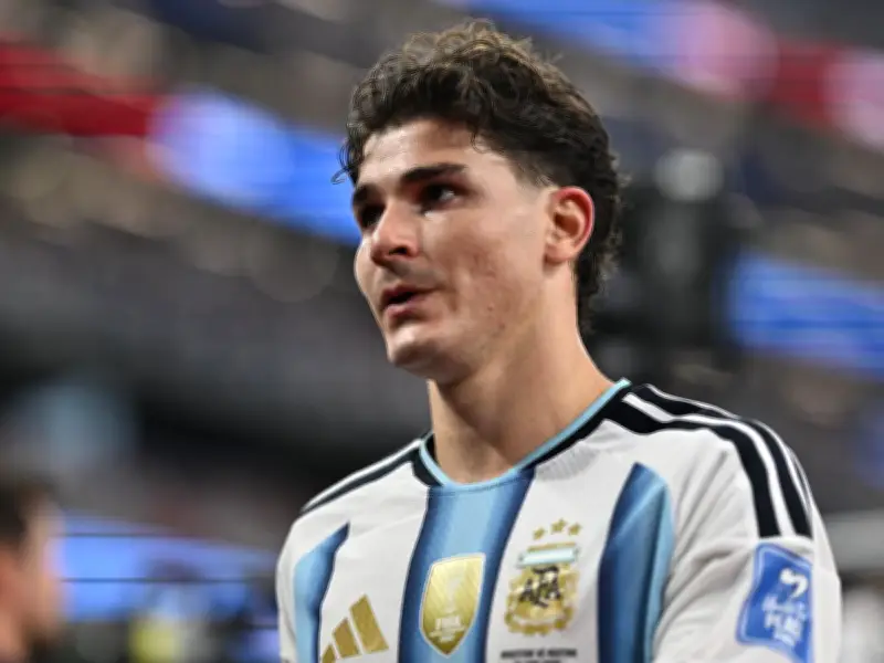 Transfer News LIVE: Julian Alvarez Row, Morgan Rogers to Arsenal, Man Utd Updates