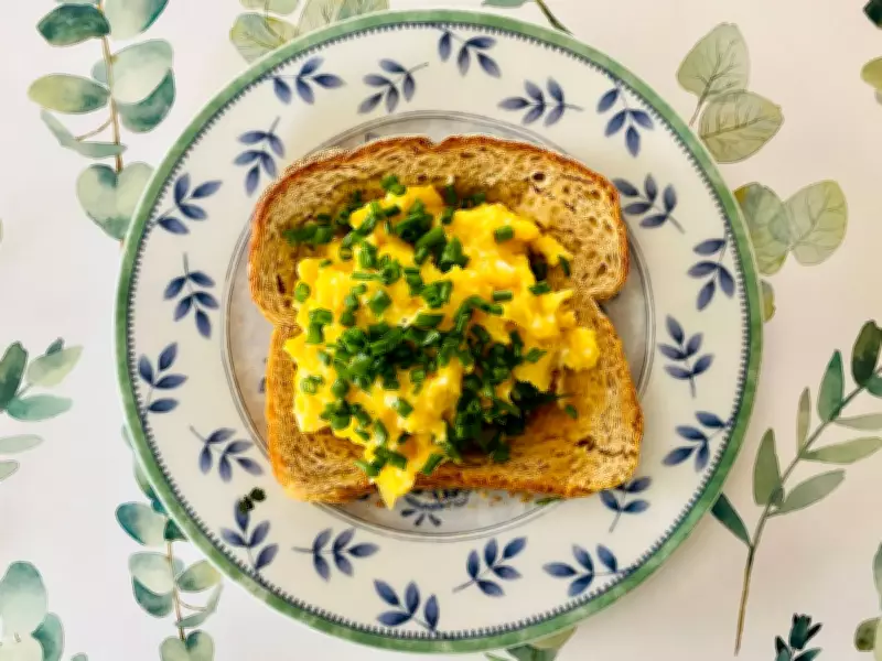 Transform Scrambled Eggs with 3 Secret Ingredients for Rich Flavor