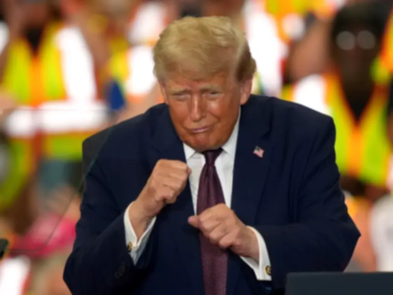 Trump Accuses Senate of Treason, Rants About Election Fraud at Rally