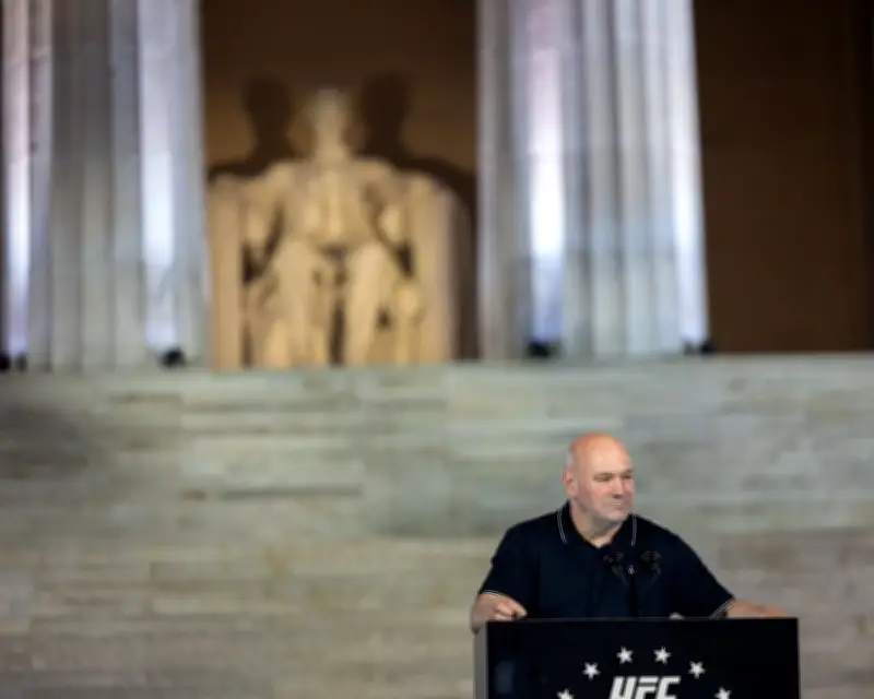 Trump Desecrates Lincoln Memorial: A Civic Sacred Ground