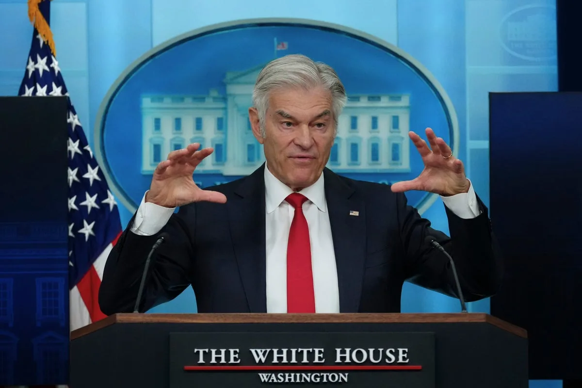 Dr Oz calls Americans who disagree with Trump 'stupid' in White House briefing