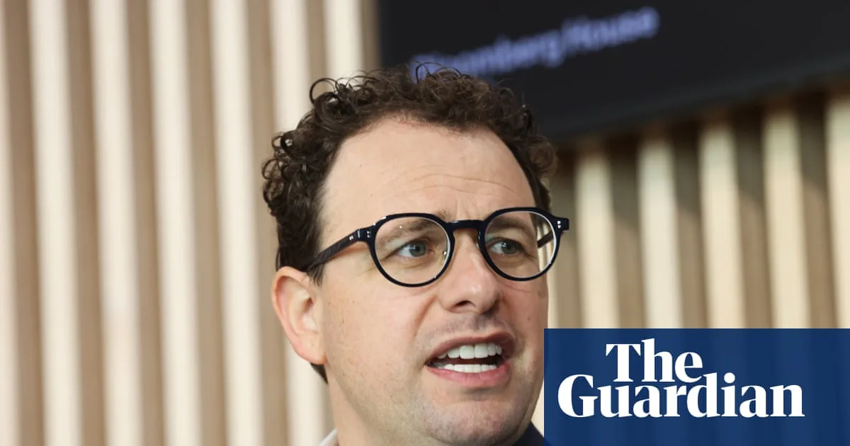 Trump Orders Federal Agencies to Halt Anthropic AI Usage