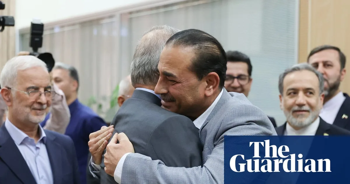 Trump Claims Iran Deal Largely Negotiated, Hormuz to Reopen