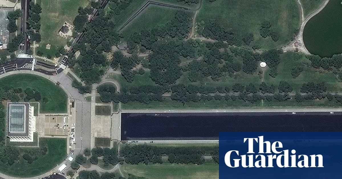 Trump's $14.2m Reflecting Pool Makeover Complete, But Public Reaction Mixed