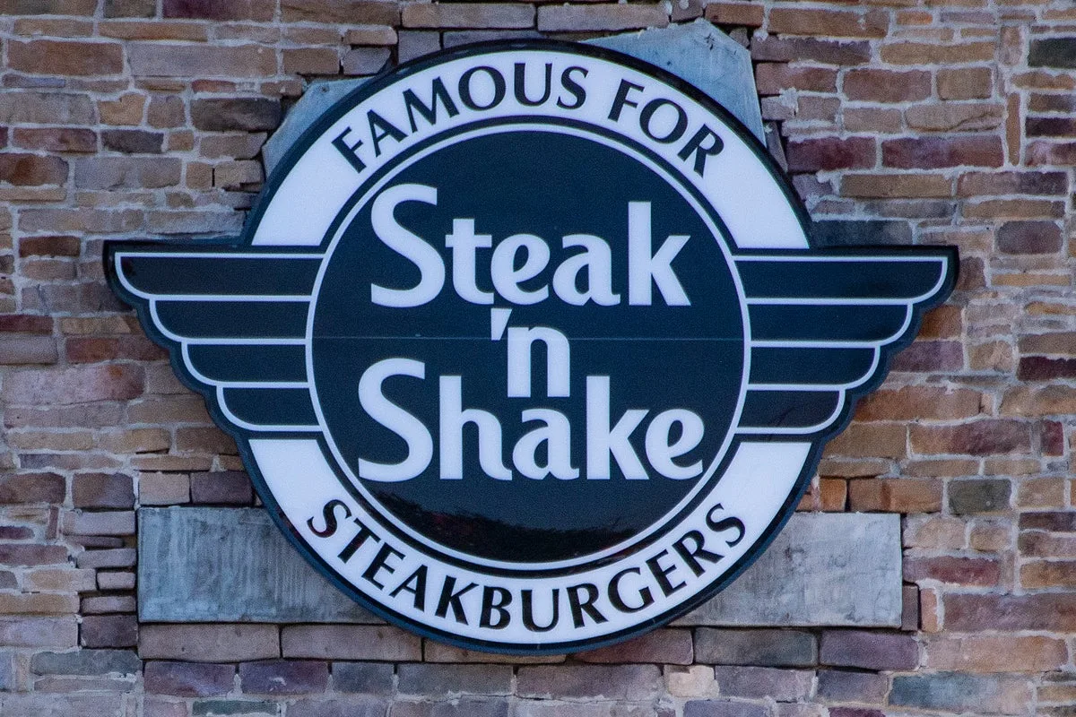 Steak 'n Shake Removes Microwaves in Quality Push, Bitcoin Bonus for Staff