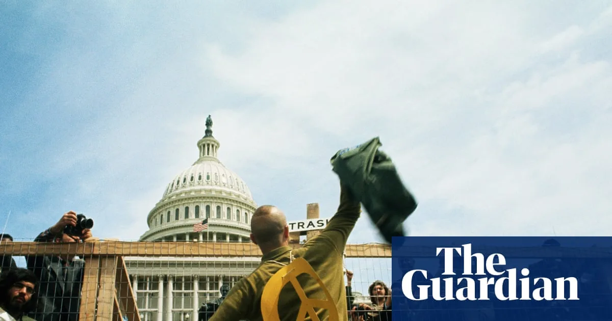 Trump's Iran 'Excursion' Risks New Vietnam-Style War, Officials Warn