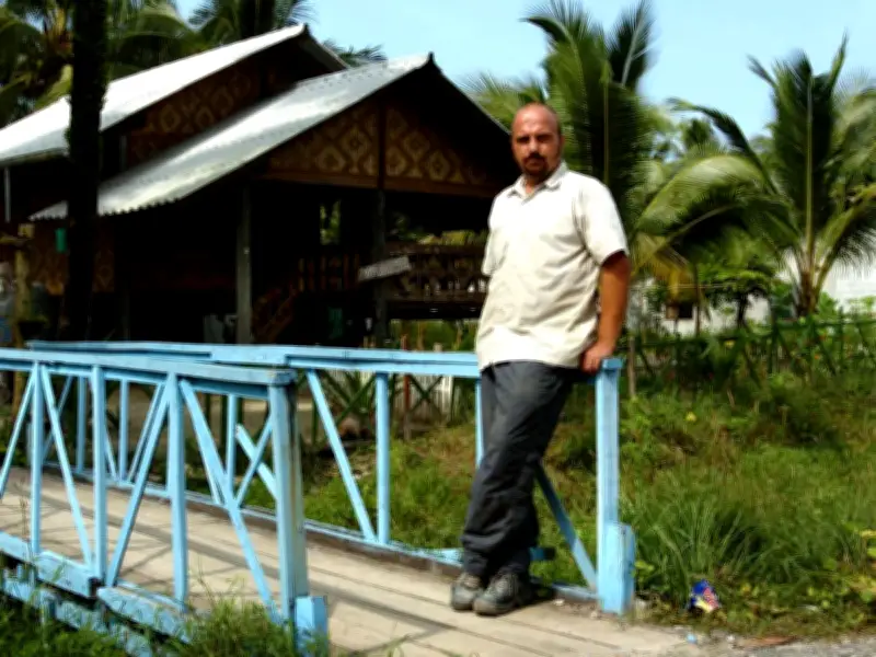 Tsunami Survivor Recalls Beach Horror and Life-Saving Injury