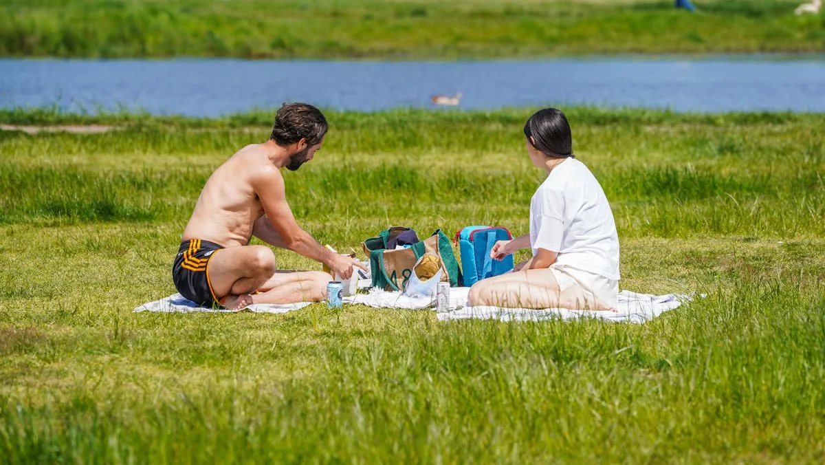UK Bakes in Hottest Day of Year as Temperatures Soar