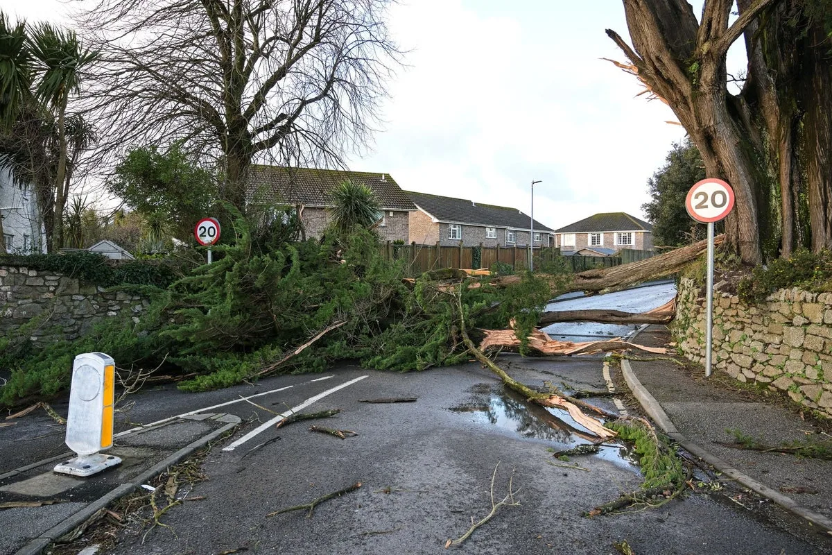 Storm Goretti Batters UK with 99mph Winds and Widespread Chaos