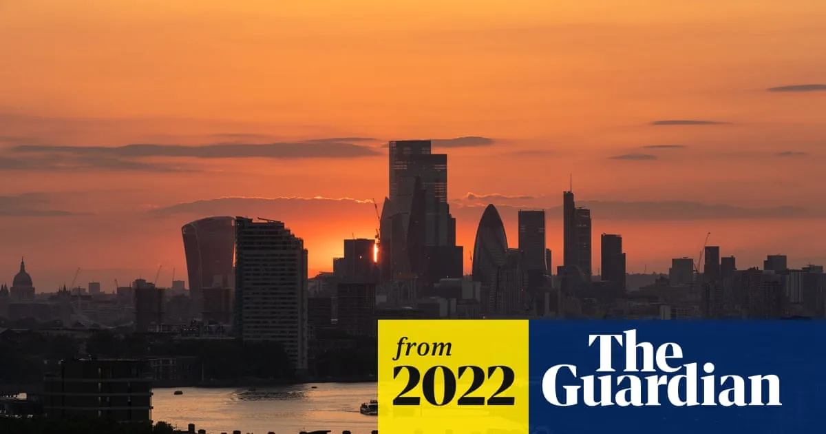 UK Braces for Heatwaves This Summer, Met Office Warns