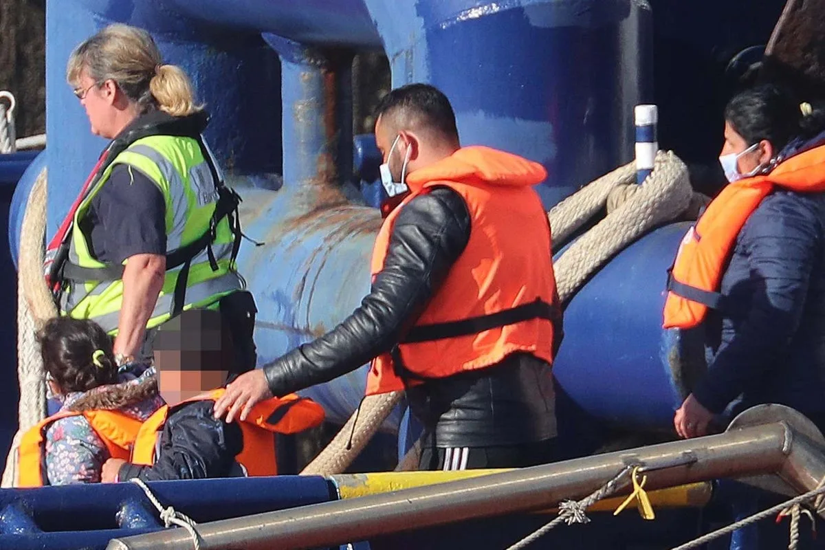 UK Considers Using Navy to Intercept Channel Migrant Boats