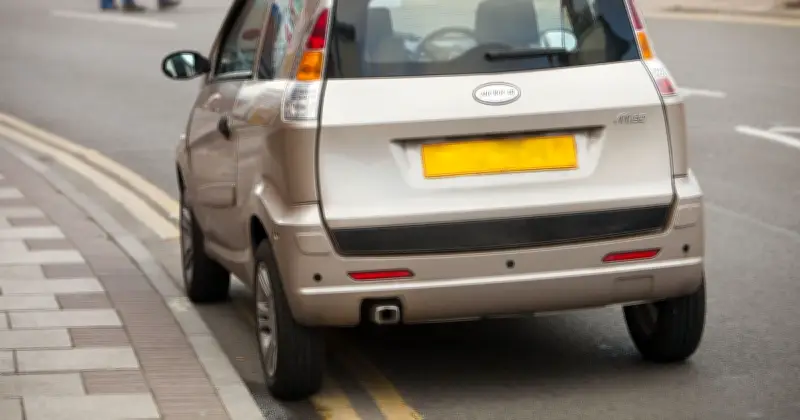 UK Council to Introduce Double Yellow Lines at 12 Junctions for Bin Lorries