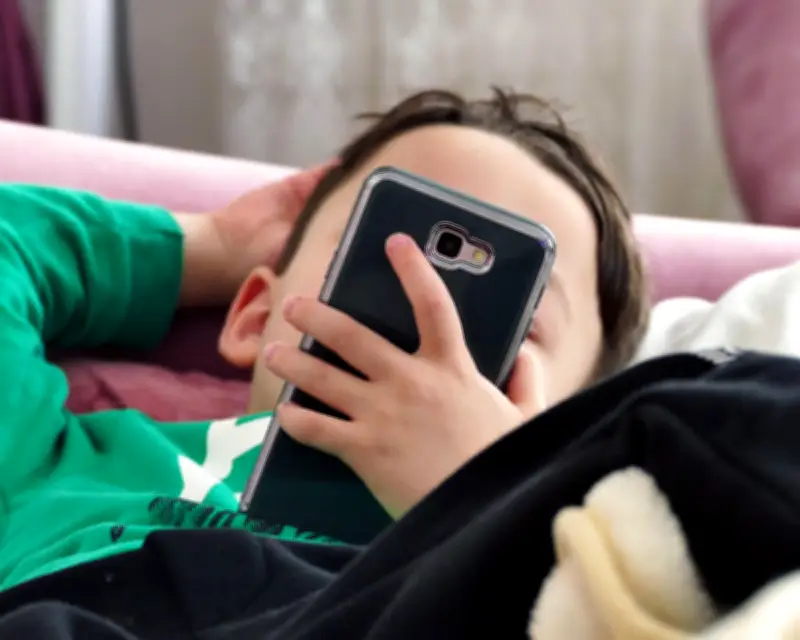 UK Demands Tech Giants Block Nude Images on Children's Phones