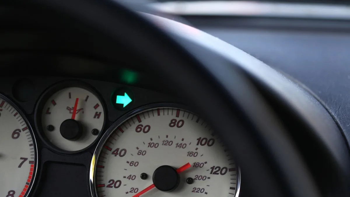 UK Drivers Face £5,000 Fines and Nine Points for Indicator Errors