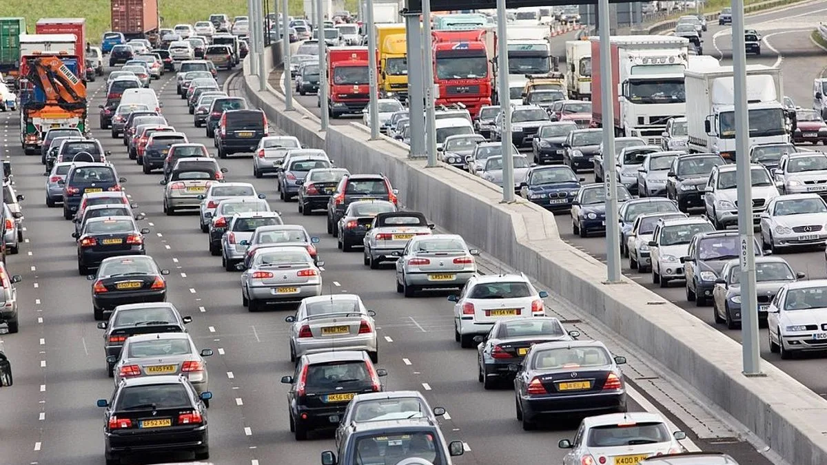 UK Drivers Risk £1,000 Fines Over Expired Licences