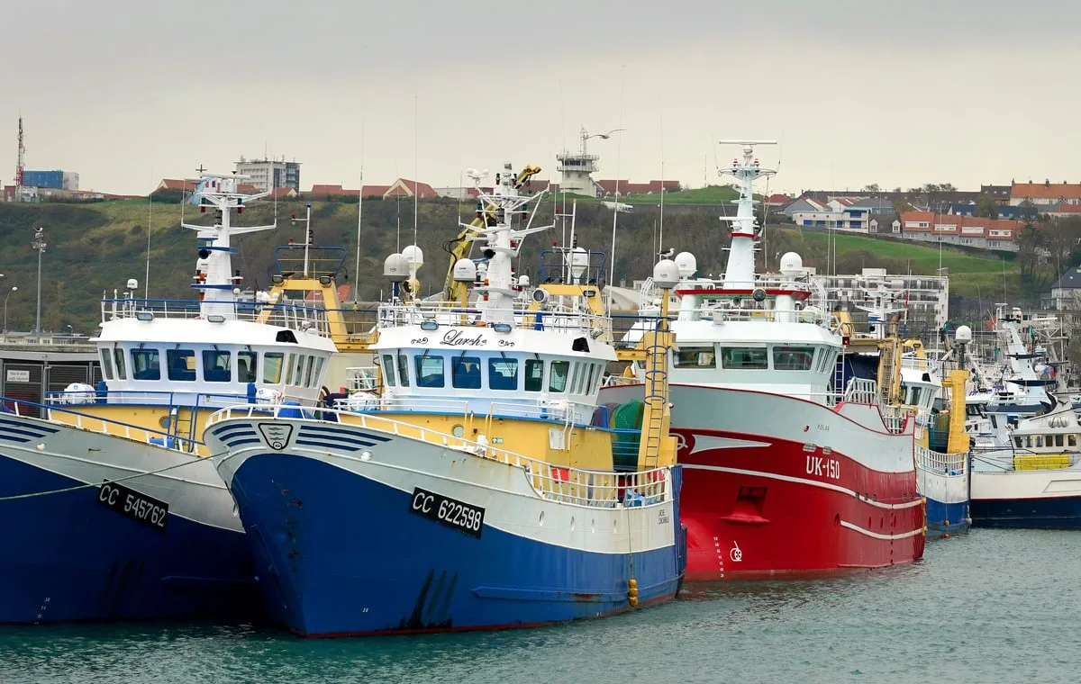 UK and France Face Deadline in Fishing Rights Row as Britain Threatens Legal Action