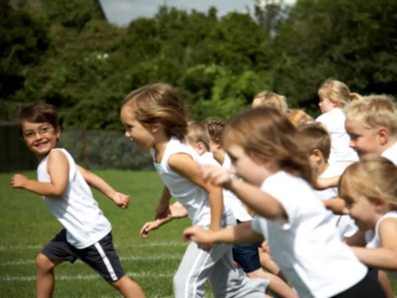 UK Government Warns Parents as Over 1,000 Schools Close Due to Heatwave