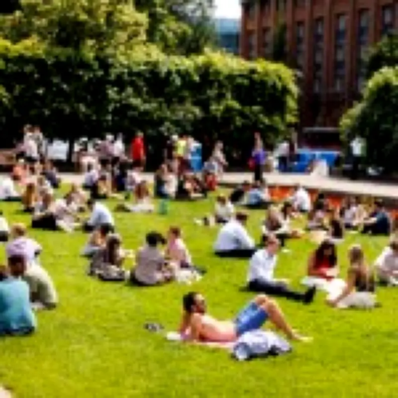 UK Heatwave: Red Warning in Force, 40C Expected, Schools Closed