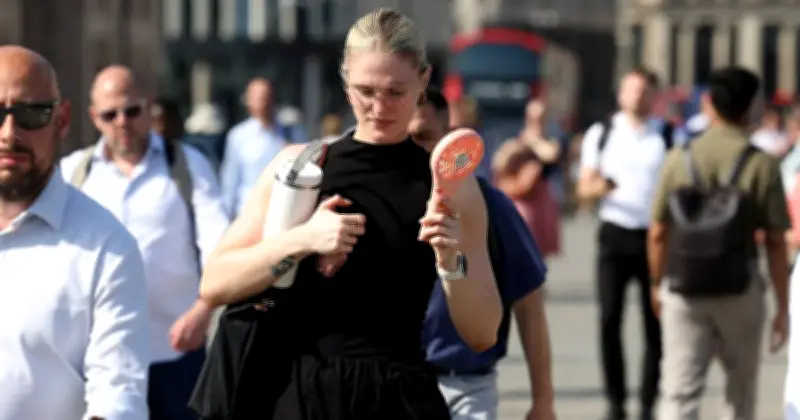 UK Petition Calls for 25°C Maximum Workplace Temperature Law Amid Heatwave