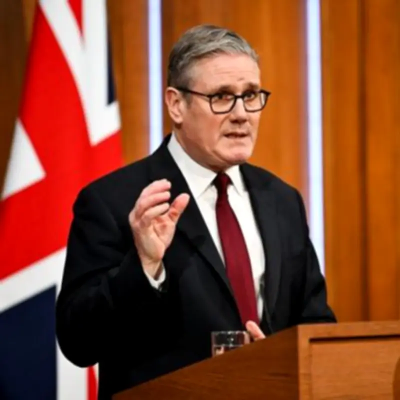 UK Prime Minister Starmer to Announce Social Media Ban for Under-16s