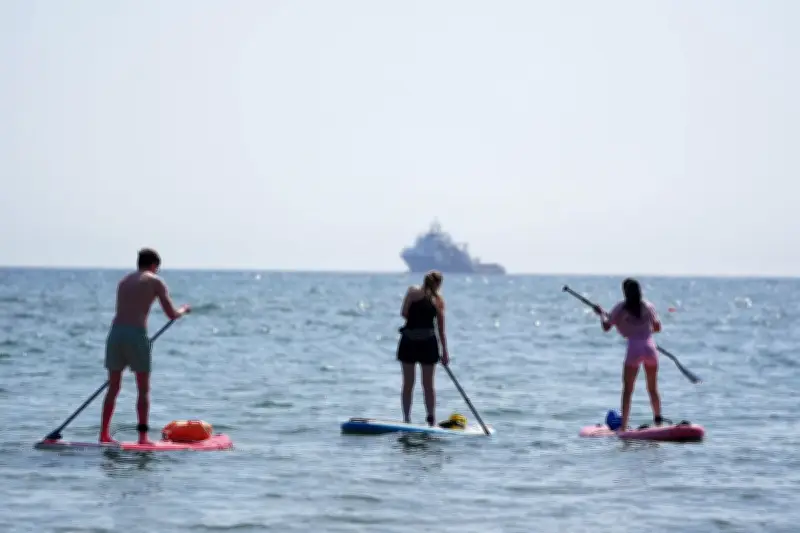 UK Schools Close as 40C Heat Dome Brings Record June Temperatures