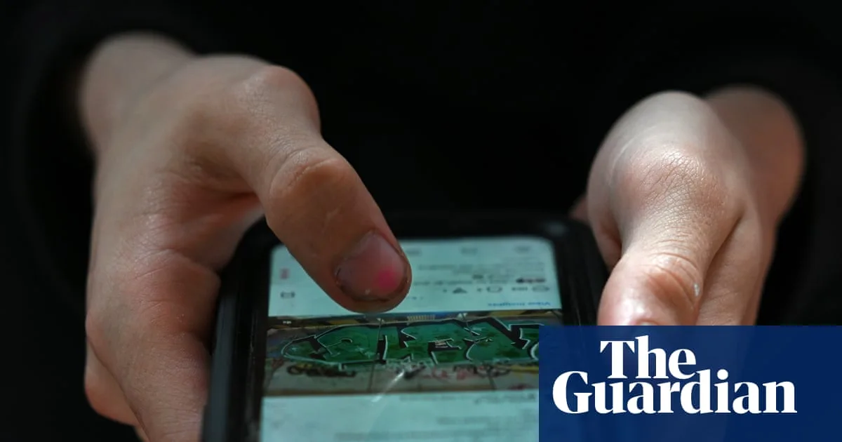 Labour to Announce Social Media Crackdown for Children Within Weeks