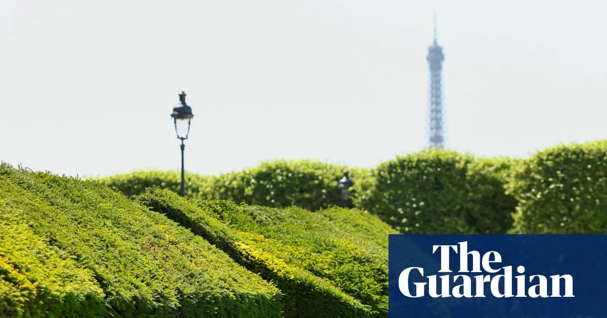 UK Spring Heatwave Hits 35.1C as Climate Change Blamed