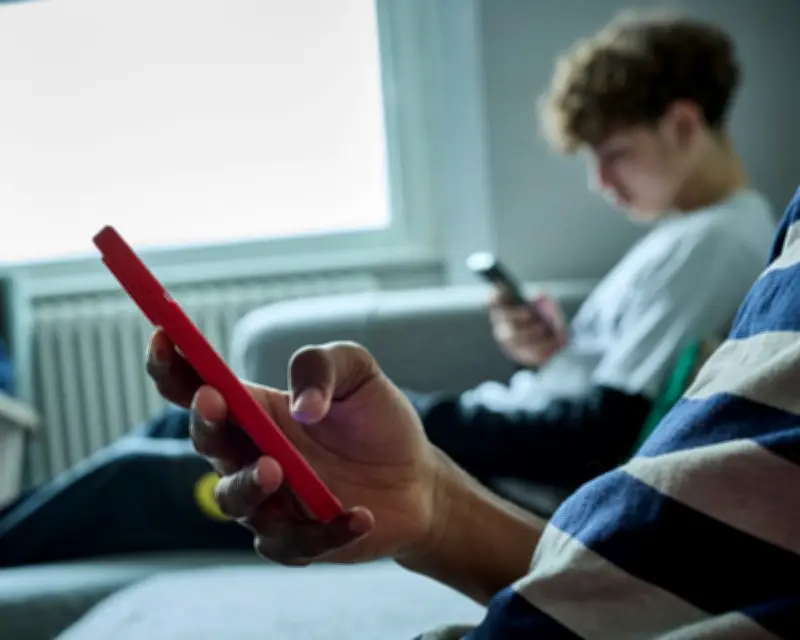 UK Teens Slam 'Flawed' Social Media Ban for Under-16s