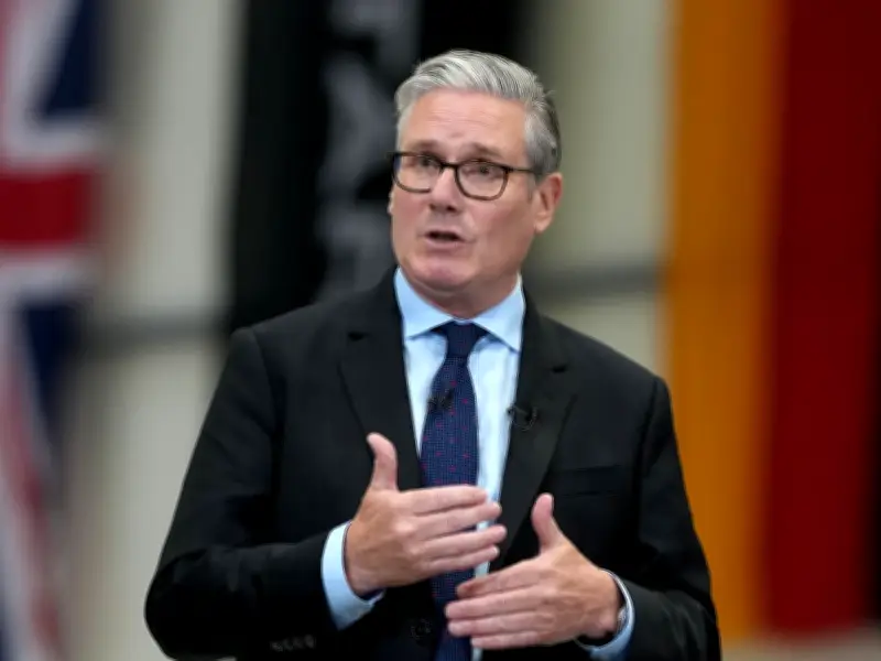 UK to become first country to ban kids from sending nude photos on phones