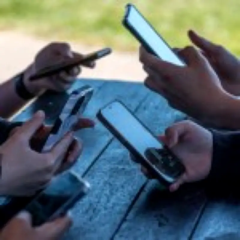 UK to Require Phone Makers to Block Nude Images for Kids