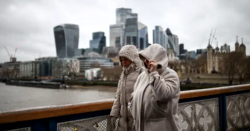 UK Weather Maps Show Temperatures Plunge to 4C in 22 Counties