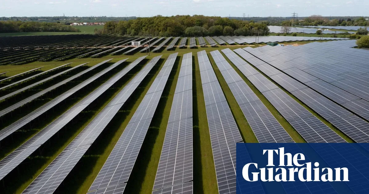 Ed Miliband approves UK’s largest solar farm in Lincolnshire