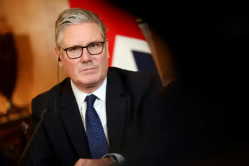Under-16s to be banned from social media, Keir Starmer announces