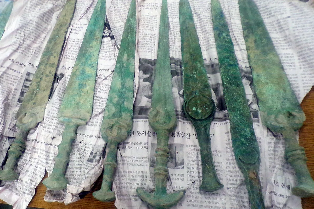 US Seizes 4,000-Year-Old Iranian Bronze Age Swords